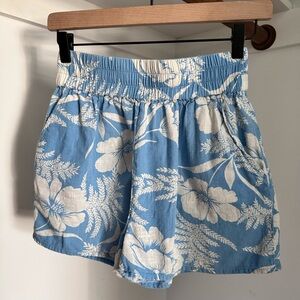 Billabong High Waist Blue Floral Shorts w/ Pockets